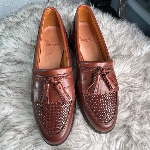 Allen Edmonds Men\'s Cody Tassel Loafer Cordovan Leather main image 2
